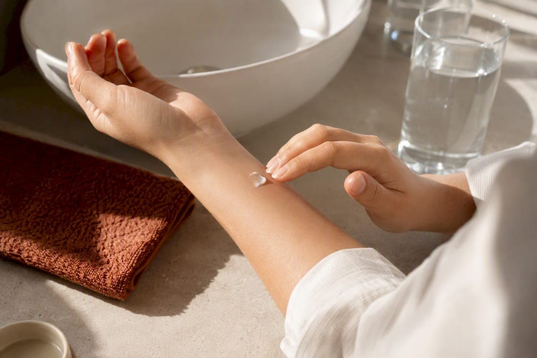 Sensitive Skin: Fragrance Free Routine That Calms in 1–2 Weeks