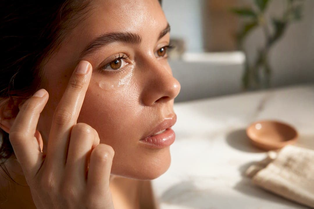 See Real Change in 8–12 Weeks: Eye Serum vs Eye Cream by Skin Type